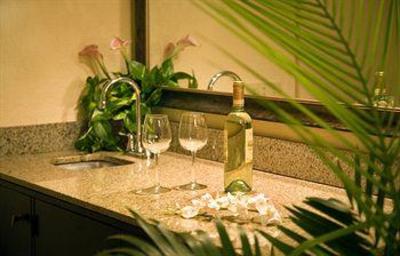 фото отеля Embassy Suites Miami International Airport