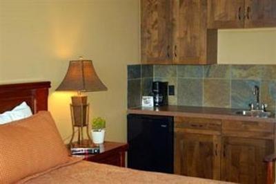 фото отеля Glacier Mountaineer Lodge