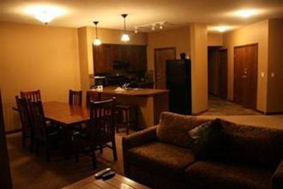 фото отеля Glacier Mountaineer Lodge