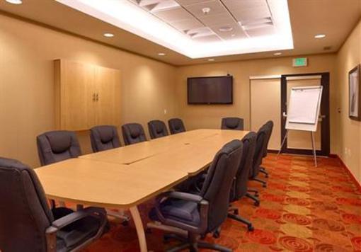 фото отеля TownePlace Suites Elko