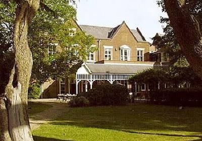 фото отеля Coulsdon Manor Hotel London