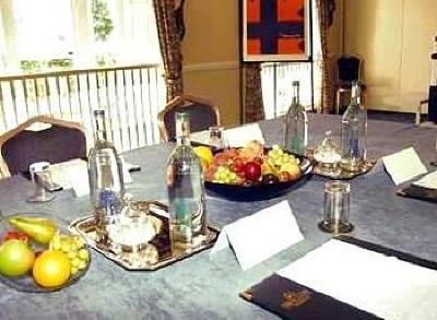 фото отеля Coulsdon Manor Hotel London