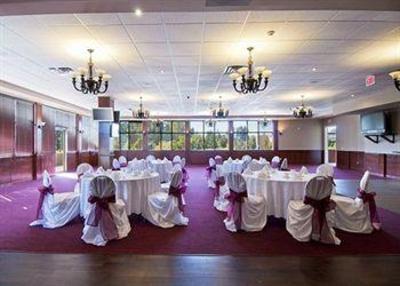 фото отеля Comfort Inn & Suites Surrey