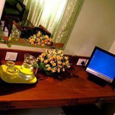 фото отеля Crescent Park Hotel