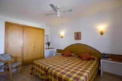 фото отеля Apartamentos Sol Ponent Menorca