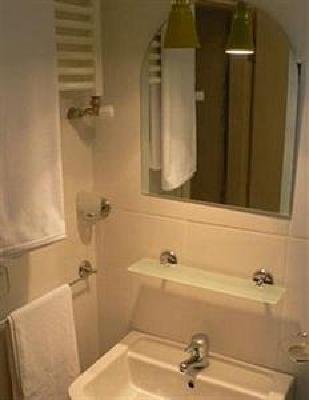 фото отеля Hotel Crowded House
