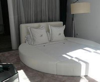 фото отеля Aparta Suites Satellite Madrid