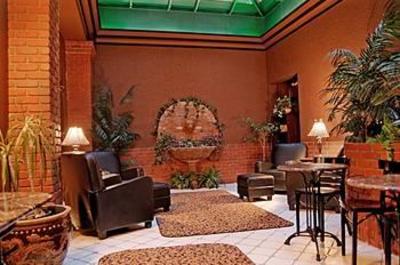 фото отеля Dalton Hotel & Suites