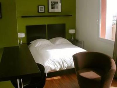 фото отеля Teneo Suites Talence