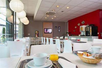фото отеля Teneo Suites Talence