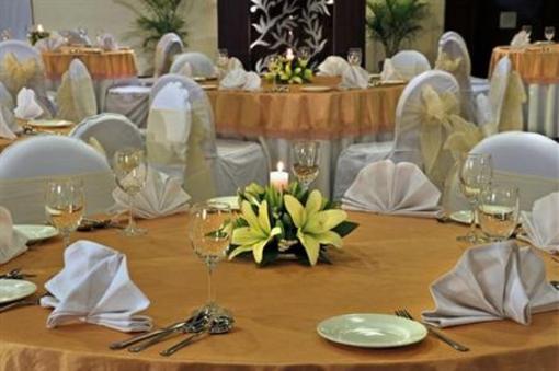 фото отеля Country Inn & Suites Gurgaon Sector 12