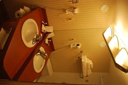 фото отеля Regency Suites Calgary