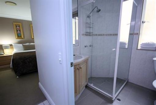 фото отеля Manor Apartment Hotel