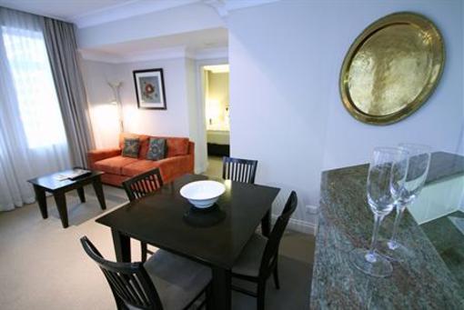 фото отеля Manor Apartment Hotel