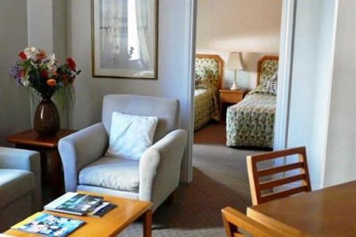 фото отеля Manor Apartment Hotel