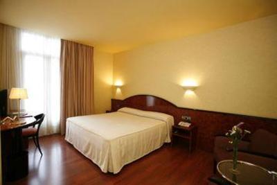 фото отеля Caledonian Hotel