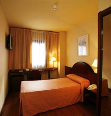 фото отеля Caledonian Hotel