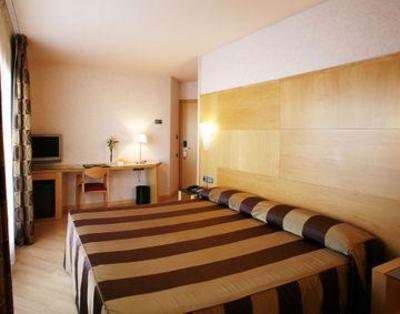 фото отеля Caledonian Hotel
