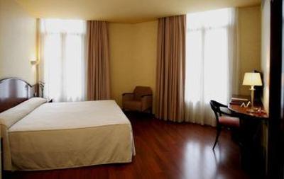 фото отеля Caledonian Hotel