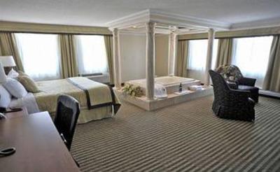 фото отеля Monte Carlo Inn Oakville Suites