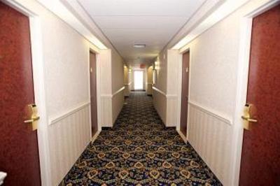 фото отеля Monte Carlo Inn Oakville Suites