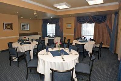 фото отеля Monte Carlo Inn Oakville Suites