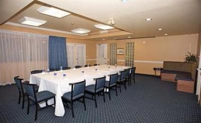 фото отеля Monte Carlo Inn Oakville Suites