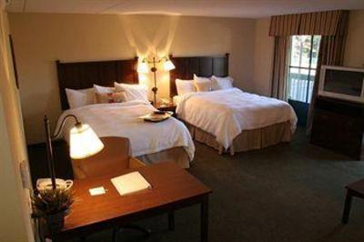 фото отеля Hampton Inn & Suites Lake George