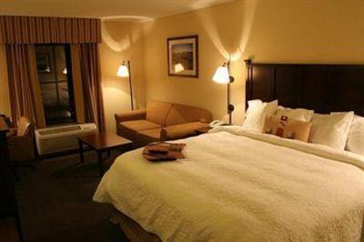 фото отеля Hampton Inn & Suites Lake George