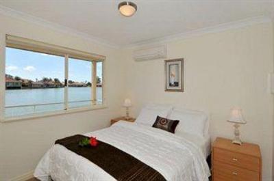 фото отеля Lakeside Holiday Apartments South Yunderup