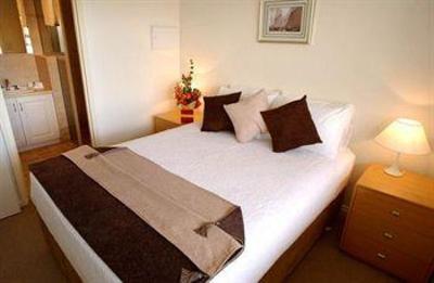 фото отеля Lakeside Holiday Apartments South Yunderup
