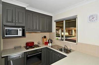 фото отеля Lakeside Holiday Apartments South Yunderup