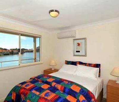 фото отеля Lakeside Holiday Apartments South Yunderup