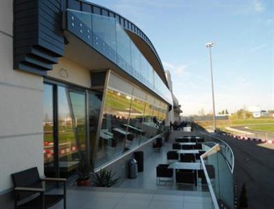 фото отеля Gokart Hotel
