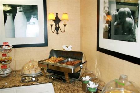 фото отеля Hampton Inn Charleston / Mt Pleasant - Patriots Point