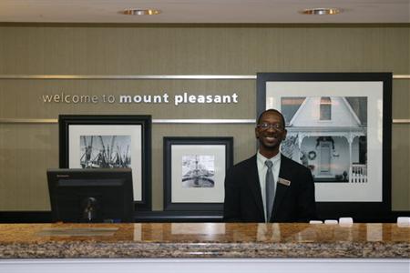 фото отеля Hampton Inn Charleston / Mt Pleasant - Patriots Point