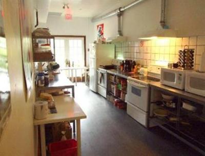 фото отеля C&N Backpackers Port Hardy