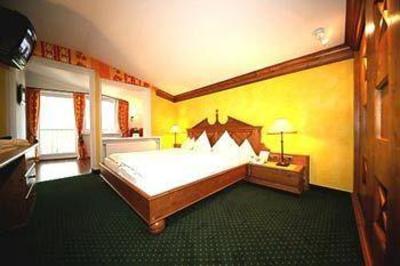 фото отеля Familienhotel Rotspitz Maurach