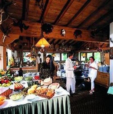 фото отеля Familienhotel Rotspitz Maurach