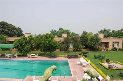 фото отеля Vaseela Resort Chandigarh
