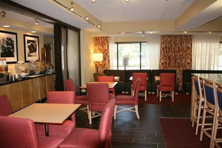 фото отеля Hampton Inn Louisville Airport