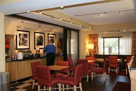 фото отеля Hampton Inn Louisville Airport