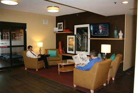 фото отеля Hampton Inn Louisville Airport