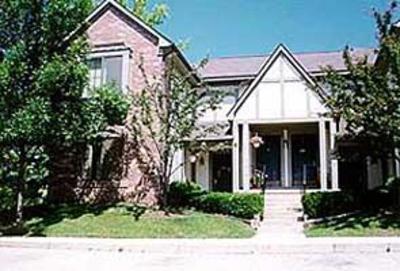 фото отеля Oakwood At 3200 River Oaks Boulevard