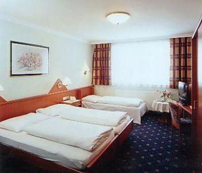 фото отеля Hotel Zur Post Salzburg
