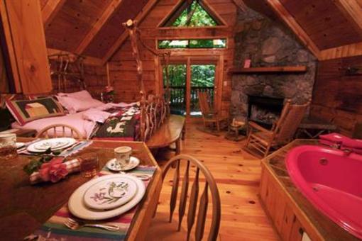 фото отеля Evergreen Cottage Inn & Cabins