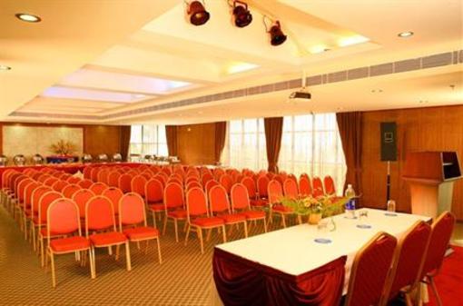фото отеля Regant Lake Palace Hotel