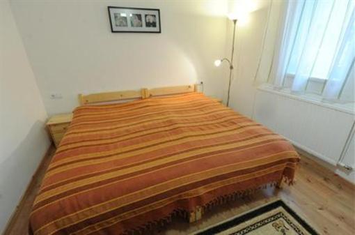 фото отеля Toldi Apartment Pecs