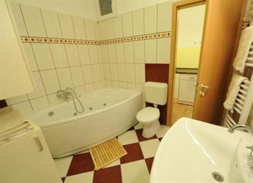 фото отеля Toldi Apartment Pecs