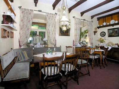 фото отеля Alte Weinstuben Steinfelder Hof